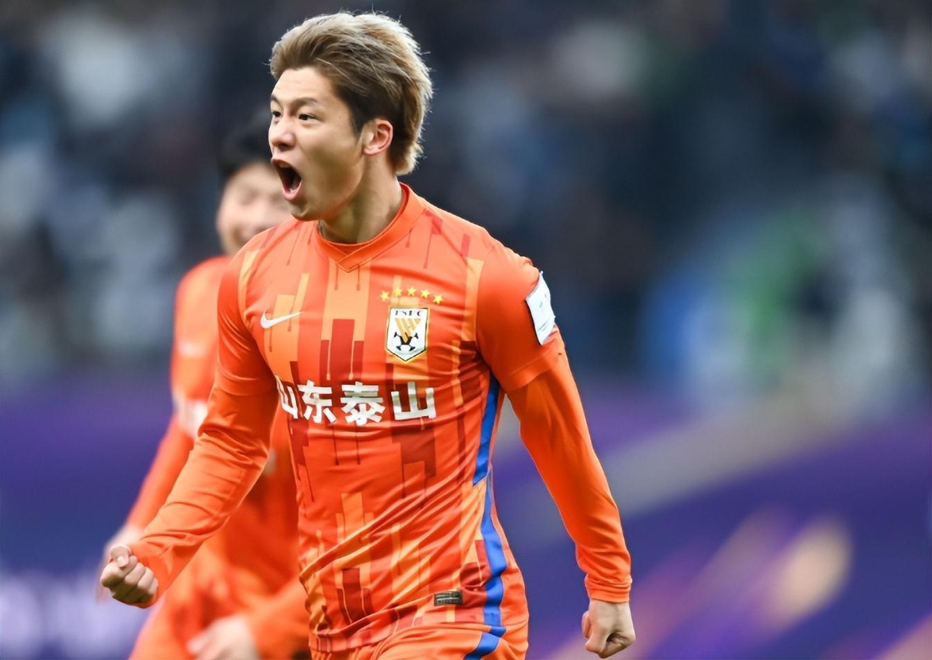 半岛体育app下载-网传23岁鲁能锋霸来到铜梁龙试训，19岁就在亚冠进球，值得期待