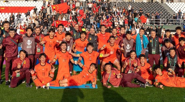 半岛体育-杨希停赛+吾米有伤 队长复出！徐彬+李昊信心爆棚 泰国主帅嘴挺硬