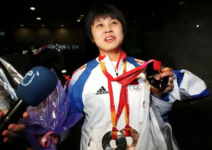 半岛体育全站-42岁的王濛，除了没结婚，人生全是天花板|短道速滑|冬奥会|王蒙|米兰冬奥会|运动员_新浪体育_新浪新闻